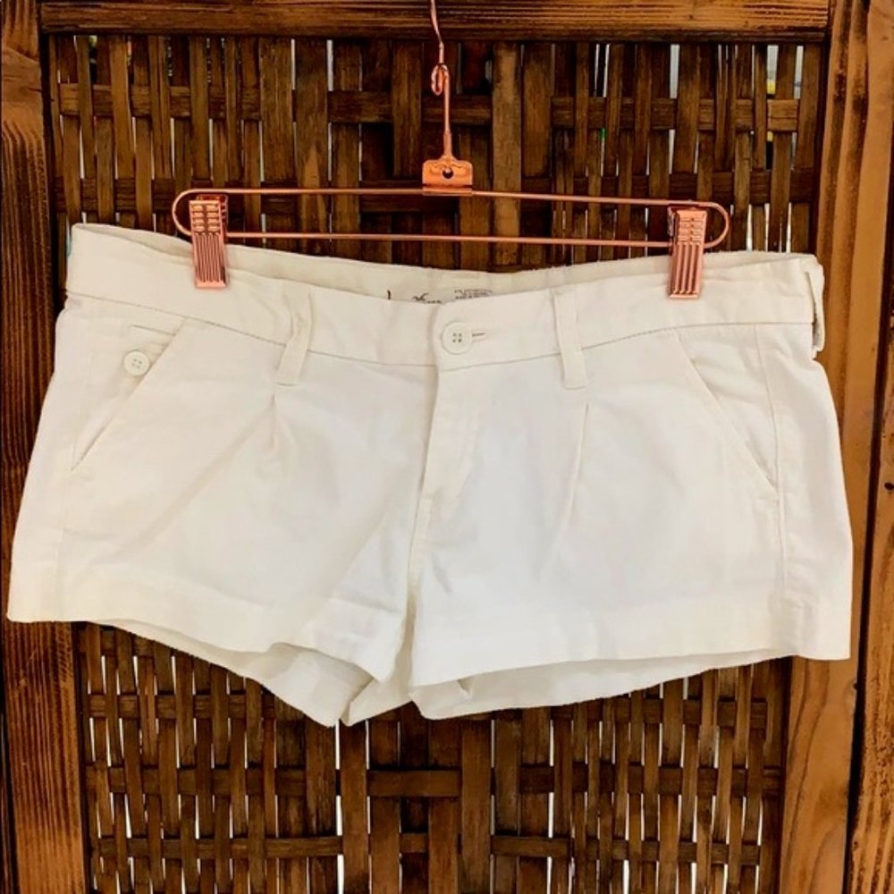 Women's Hollister Low Rise Chino Style Shorts Size 3